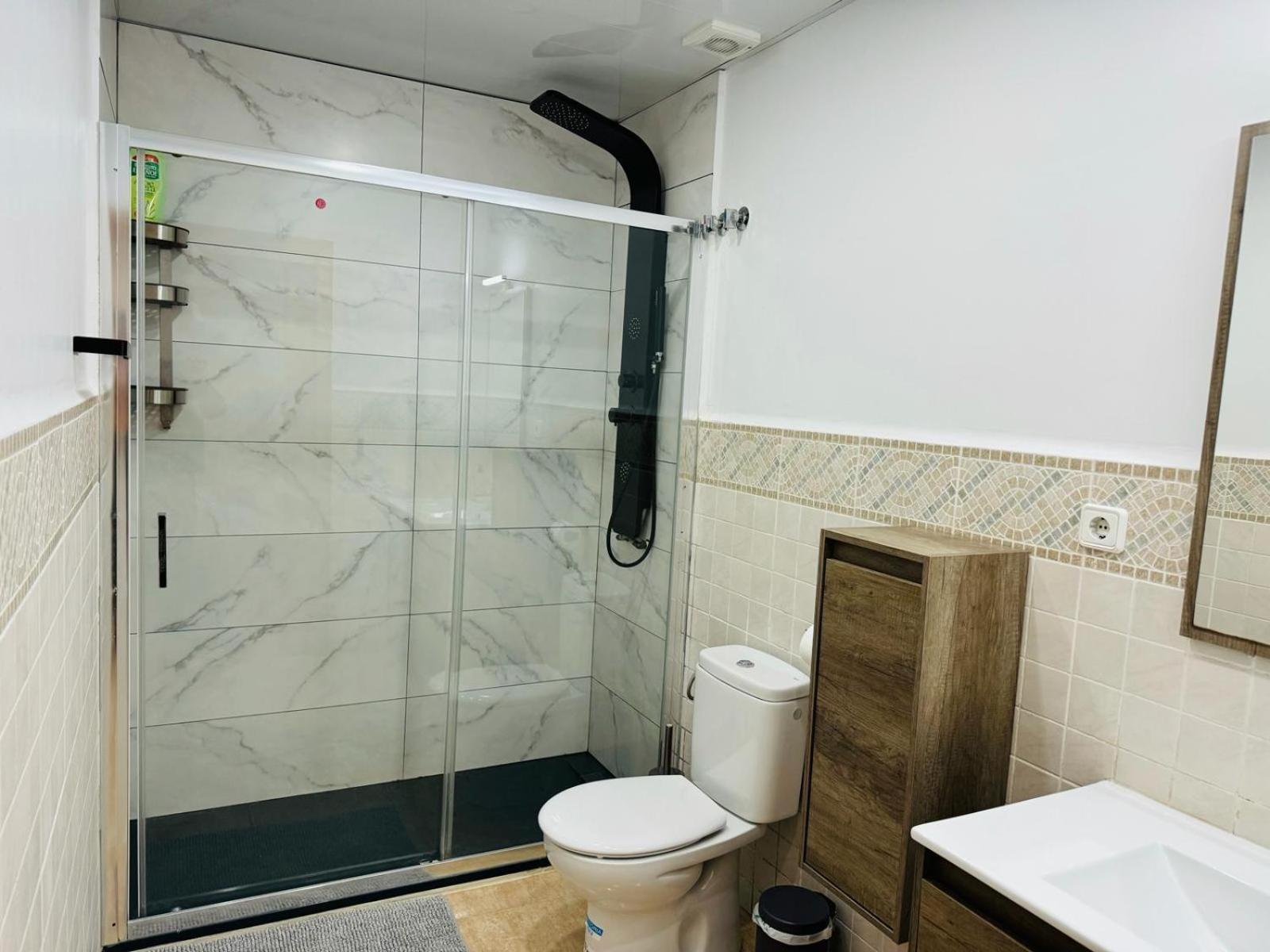 Near To Beach And Barcelona Сант Адриа де Бесос Екстериор снимка