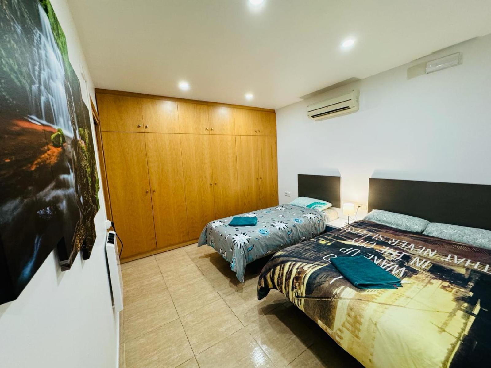 Near To Beach And Barcelona Сант Адриа де Бесос Екстериор снимка