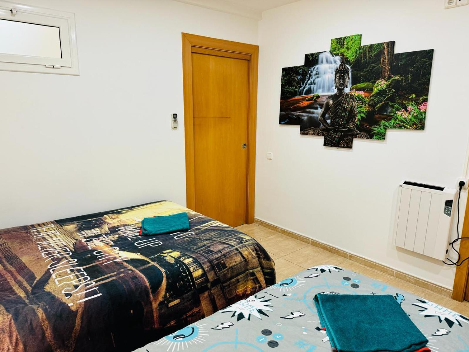 Near To Beach And Barcelona Сант Адриа де Бесос Екстериор снимка